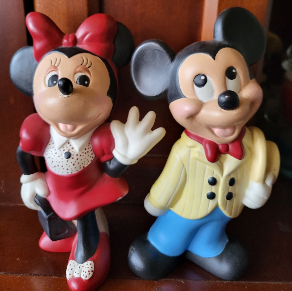 Walt Disney Production 1996 Vintage Mini and Mickey set.